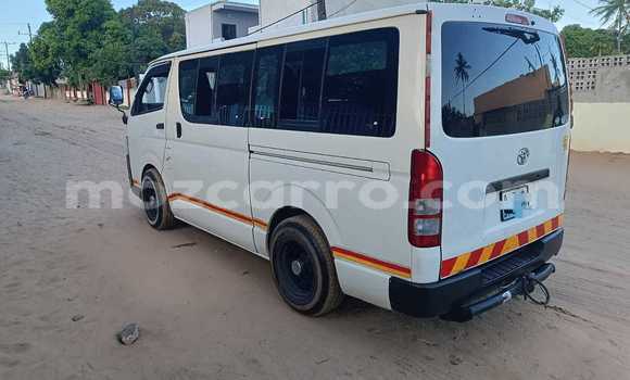 Nunua Ilio tumika Toyota Hiace Nyeupe Gari ndani ya Maputo nchini Maputo Nunua Ilio tumika Toyota Hiace Nyeupe Gari ndani ya Maputo nchini Maputo