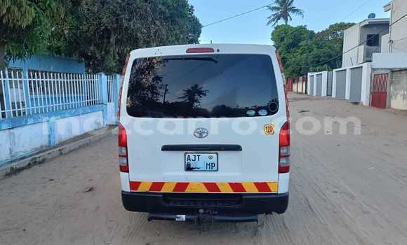 Nunua Ilio tumika Toyota Hiace Nyeupe Gari ndani ya Maputo nchini Maputo Nunua Ilio tumika Toyota Hiace Nyeupe Gari ndani ya Maputo nchini Maputo