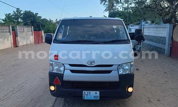 Nunua Ilio tumika Toyota Hiace Nyeupe Gari ndani ya Maputo nchini Maputo Nunua Ilio tumika Toyota Hiace Nyeupe Gari ndani ya Maputo nchini Maputo