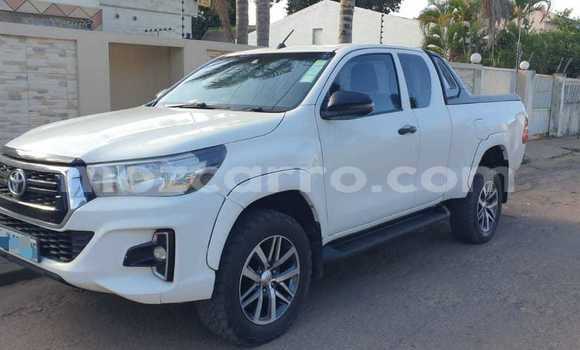 Comprar Usado Toyota Hiluxe Revo Branco Carro em Maputo em Maputo Comprar Usado Toyota Hiluxe Revo Branco Carro em Maputo em Maputo