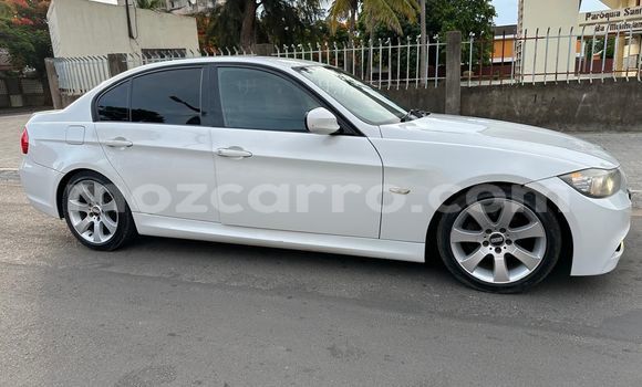 Comprar Usado BMW 2-Series Branco Carro em Maputo em Maputo Comprar Usado BMW 2-Series Branco Carro em Maputo em Maputo