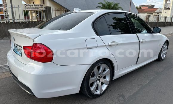 Comprar Usado BMW 2-Series Branco Carro em Maputo em Maputo Comprar Usado BMW 2-Series Branco Carro em Maputo em Maputo