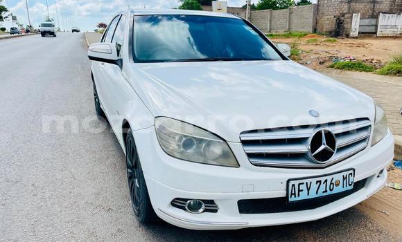 Tenga Tsaru Mercedes-Benz E-Classe Chena Mota in Maputo in Maputo Tenga Tsaru Mercedes-Benz E-Classe Chena Mota in Maputo in Maputo