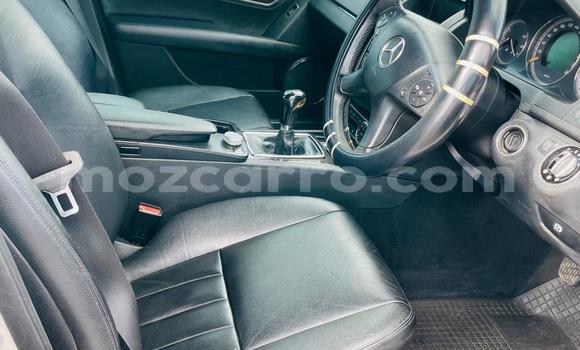 Tenga Tsaru Mercedes-Benz E-Classe Chena Mota in Maputo in Maputo Tenga Tsaru Mercedes-Benz E-Classe Chena Mota in Maputo in Maputo