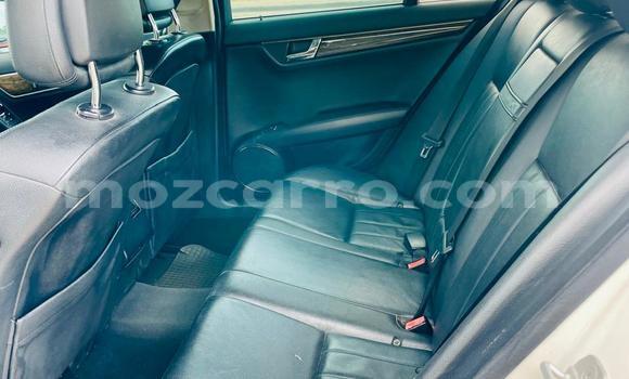 Tenga Tsaru Mercedes-Benz E-Classe Chena Mota in Maputo in Maputo Tenga Tsaru Mercedes-Benz E-Classe Chena Mota in Maputo in Maputo