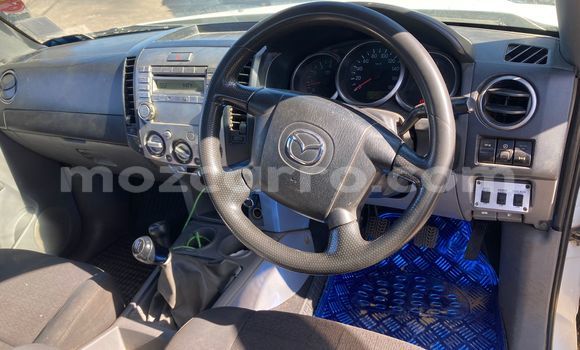 Comprar Usado Mazda BT-50 Branco Carro em Maputo em Maputo Comprar Usado Mazda BT-50 Branco Carro em Maputo em Maputo