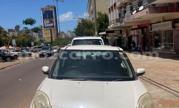 Nunua Ilio tumika Mazda Verisa Nyeupe Gari ndani ya Maputo nchini Maputo Nunua Ilio tumika Mazda Verisa Nyeupe Gari ndani ya Maputo nchini Maputo