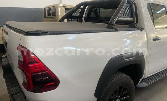 Buy Used Toyota Hilux White Car in Maputo in Maputo Buy Used Toyota Hilux White Car in Maputo in Maputo
