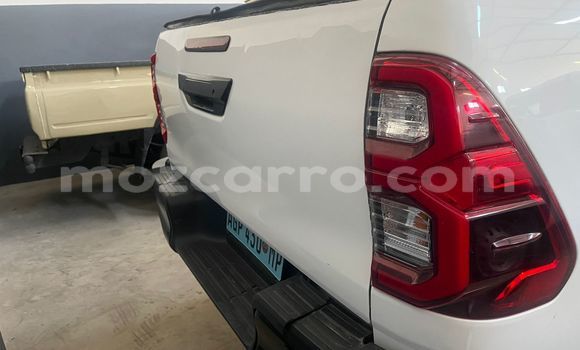 Buy Used Toyota Hilux White Car in Maputo in Maputo Buy Used Toyota Hilux White Car in Maputo in Maputo
