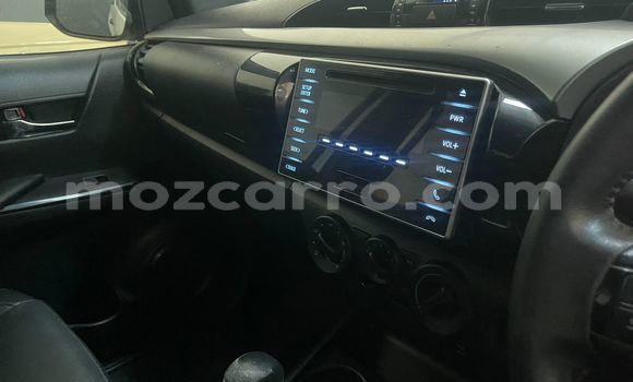 Buy Used Toyota Hilux White Car in Maputo in Maputo Buy Used Toyota Hilux White Car in Maputo in Maputo