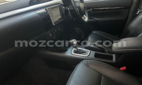 Nunua Ilio tumika Toyota Hilux Nyeupe Gari ndani ya Maputo nchini Maputo Nunua Ilio tumika Toyota Hilux Nyeupe Gari ndani ya Maputo nchini Maputo