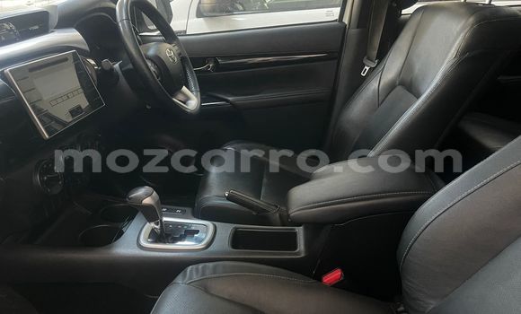 Nunua Ilio tumika Toyota Hilux Nyeupe Gari ndani ya Maputo nchini Maputo Nunua Ilio tumika Toyota Hilux Nyeupe Gari ndani ya Maputo nchini Maputo