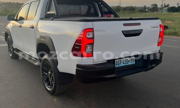 Nunua Ilio tumika Toyota Hilux Nyeupe Gari ndani ya Maputo nchini Maputo Nunua Ilio tumika Toyota Hilux Nyeupe Gari ndani ya Maputo nchini Maputo
