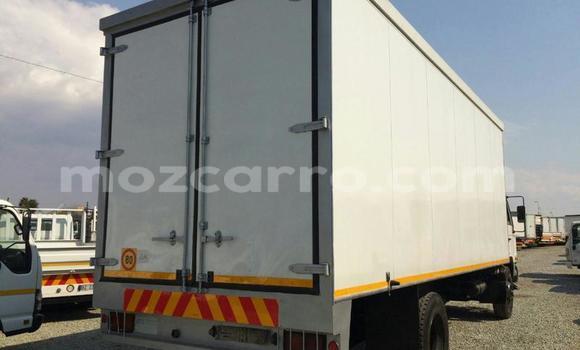 Comprar Usado Nissan UD Branco Caminhão em Gilé em Zambezia Comprar Usado Nissan UD Branco Caminhão em Gilé em Zambezia