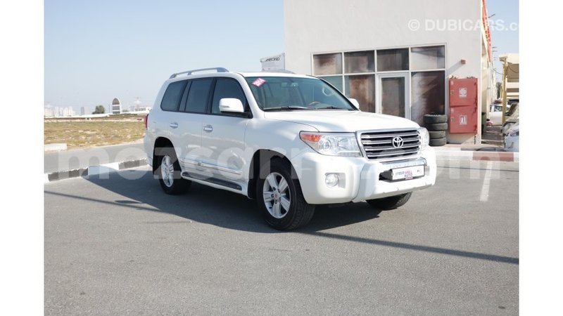 Big with watermark toyota land cruiser cabo delgado import dubai 5801