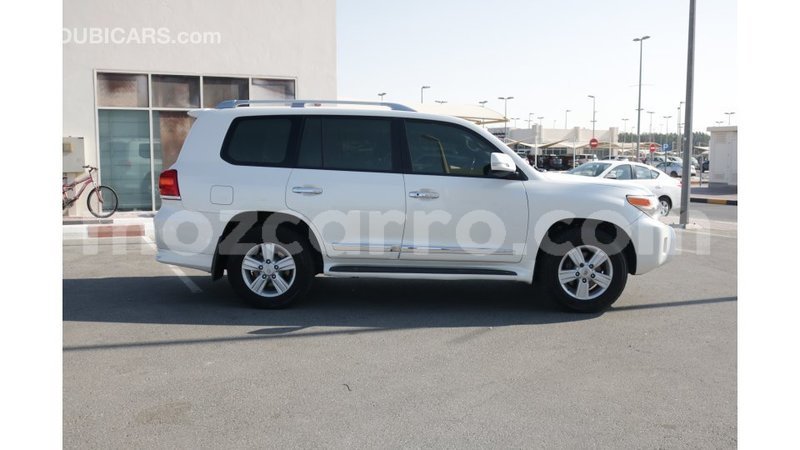 Big with watermark toyota land cruiser cabo delgado import dubai 5801