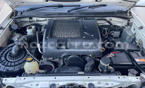 Nunua Ilio tumika Toyota Hilux Nyeupe Gari ndani ya Maputo nchini Maputo Nunua Ilio tumika Toyota Hilux Nyeupe Gari ndani ya Maputo nchini Maputo