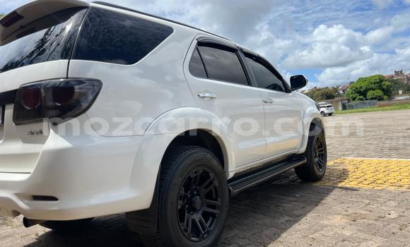 Nunua Ilio tumika Toyota Fortuner Nyeupe Gari ndani ya Maputo nchini Maputo Nunua Ilio tumika Toyota Fortuner Nyeupe Gari ndani ya Maputo nchini Maputo