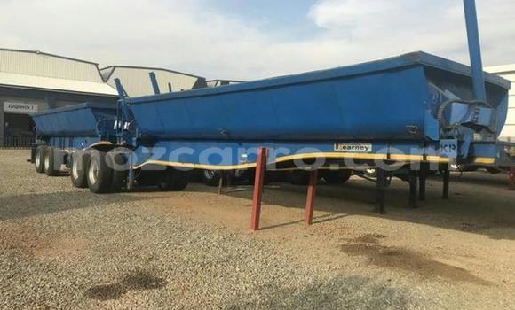 Nunua Ilio tumika DAF CF Bluu Lori ndani ya Gilé nchini Zambezia Nunua Ilio tumika DAF CF Bluu Lori ndani ya Gilé nchini Zambezia