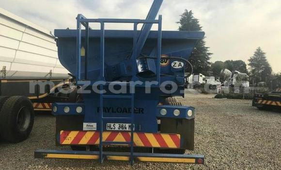 Nunua Ilio tumika DAF CF Bluu Lori ndani ya Gilé nchini Zambezia Nunua Ilio tumika DAF CF Bluu Lori ndani ya Gilé nchini Zambezia
