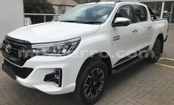 Buy Used Toyota Hilux White Car in Gilé in Zambezia Buy Used Toyota Hilux White Car in Gilé in Zambezia