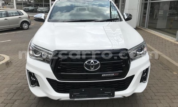 Buy Used Toyota Hilux White Car in Gilé in Zambezia Buy Used Toyota Hilux White Car in Gilé in Zambezia