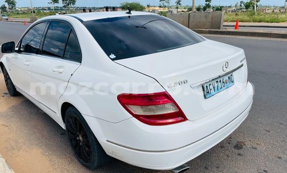 Comprar Usado Mercedes-Benz C-Classe Branco Carro em Maputo em Maputo Comprar Usado Mercedes-Benz C-Classe Branco Carro em Maputo em Maputo