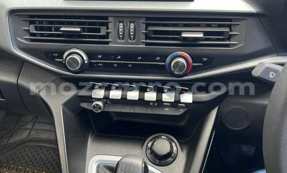 Comprar Usado Peugeot Traveller Prata Carro em Maputo em Maputo Comprar Usado Peugeot Traveller Prata Carro em Maputo em Maputo