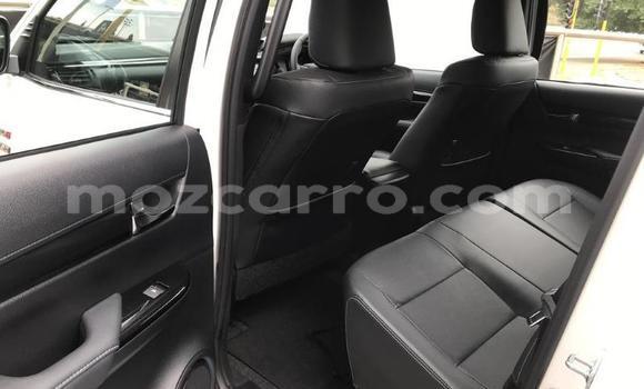 Buy Used Toyota Hilux White Car in Gilé in Zambezia Buy Used Toyota Hilux White Car in Gilé in Zambezia