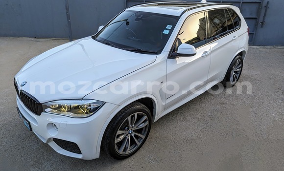 Nunua Ilio tumika BMW X5 Nyeupe Gari ndani ya Maputo nchini Maputo Nunua Ilio tumika BMW X5 Nyeupe Gari ndani ya Maputo nchini Maputo