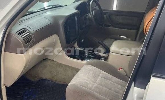 Buy Used Toyota Land Cruiser White Car in Maputo in Maputo Buy Used Toyota Land Cruiser White Car in Maputo in Maputo