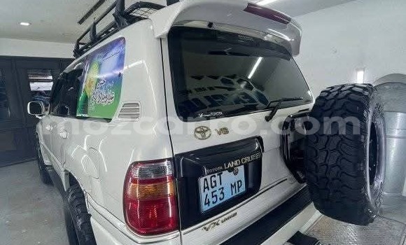 Buy Used Toyota Land Cruiser White Car in Maputo in Maputo Buy Used Toyota Land Cruiser White Car in Maputo in Maputo