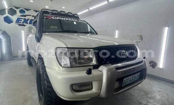 Buy Used Toyota Land Cruiser White Car in Maputo in Maputo Buy Used Toyota Land Cruiser White Car in Maputo in Maputo