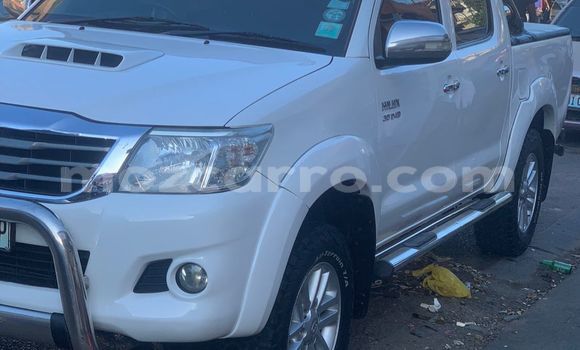 Nunua Ilio tumika Toyota Hilux Nyeupe Gari ndani ya Maputo nchini Maputo