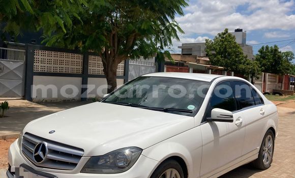 Comprar Usado Mercedes-Benz C-Classe Prata Carro em Maputo em Maputo Comprar Usado Mercedes-Benz C-Classe Prata Carro em Maputo em Maputo