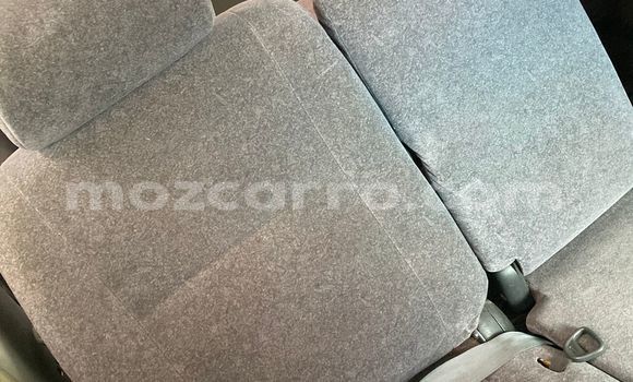 Comprar Usado Toyota Voxy Prata Carro em Maputo em Maputo Comprar Usado Toyota Voxy Prata Carro em Maputo em Maputo