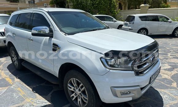 Buy Used Ford Everest White Car in Maputo in Maputo