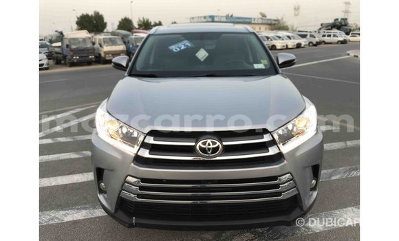 Tenga Imported Toyota Highlander Zvimwe Mota in Import - Dubai in Cabo Delgado Tenga Imported Toyota Highlander Zvimwe Mota in Import - Dubai in Cabo Delgado