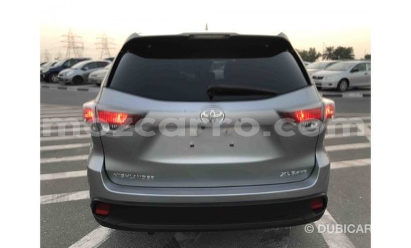 Tenga Imported Toyota Highlander Zvimwe Mota in Import - Dubai in Cabo Delgado Tenga Imported Toyota Highlander Zvimwe Mota in Import - Dubai in Cabo Delgado