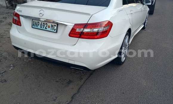 Nunua Ilio tumika Mercedes‒Benz E-klasse Nyeupe Gari ndani ya Maputo nchini Maputo Nunua Ilio tumika Mercedes‒Benz E-klasse Nyeupe Gari ndani ya Maputo nchini Maputo