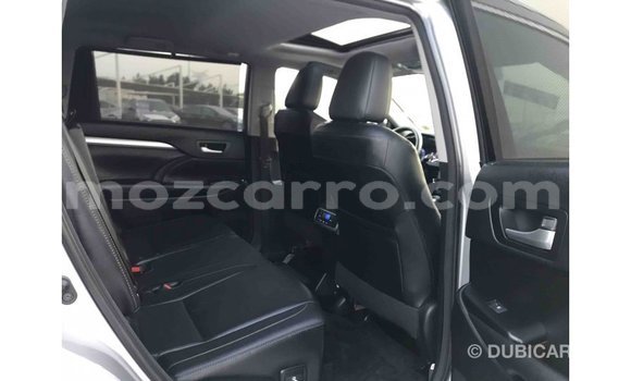 Tenga Imported Toyota Highlander Zvimwe Mota in Import - Dubai in Cabo Delgado Tenga Imported Toyota Highlander Zvimwe Mota in Import - Dubai in Cabo Delgado