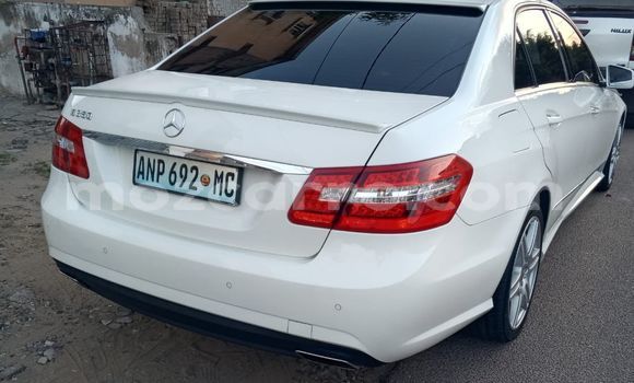Nunua Ilio tumika Mercedes-Benz E-Classe Nyeupe Gari ndani ya Maputo nchini Maputo