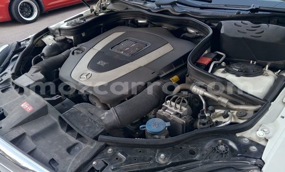 Nunua Ilio tumika Mercedes-Benz E-Classe Nyeupe Gari ndani ya Maputo nchini Maputo Nunua Ilio tumika Mercedes-Benz E-Classe Nyeupe Gari ndani ya Maputo nchini Maputo