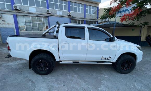 Nunua Ilio tumika Toyota Hilux Nyeupe Gari ndani ya Maputo nchini Maputo Nunua Ilio tumika Toyota Hilux Nyeupe Gari ndani ya Maputo nchini Maputo
