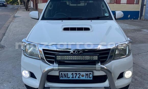 Nunua Ilio tumika Toyota Hilux Nyeupe Gari ndani ya Maputo nchini Maputo Nunua Ilio tumika Toyota Hilux Nyeupe Gari ndani ya Maputo nchini Maputo