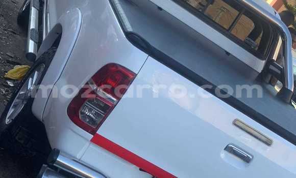 Buy Used Toyota Hilux White Car in Maputo in Maputo Buy Used Toyota Hilux White Car in Maputo in Maputo