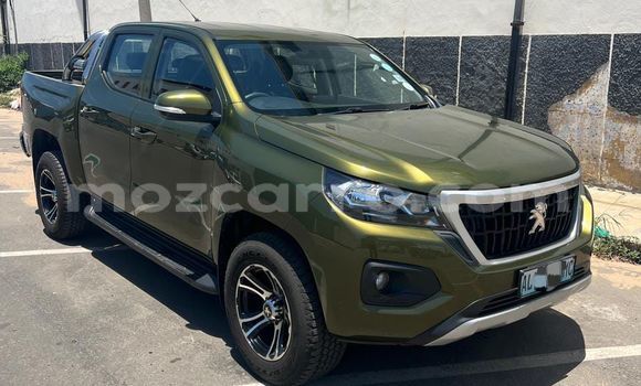 Nunua Ilio tumika Peugeot RCZ Kijani Gari ndani ya Maputo nchini Maputo