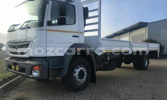 Comprar Usado Mitsubishi L400 Branco Caminhão em Gilé em Zambezia