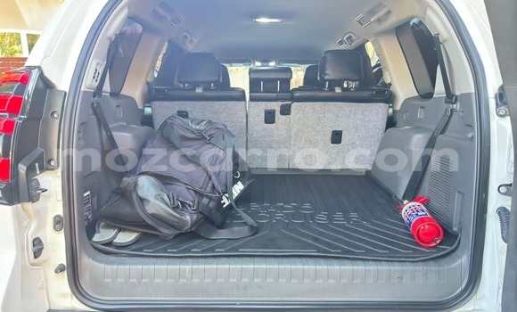 Buy Used Toyota Land Cruiser Prado White Car in Maputo in Maputo Buy Used Toyota Land Cruiser Prado White Car in Maputo in Maputo
