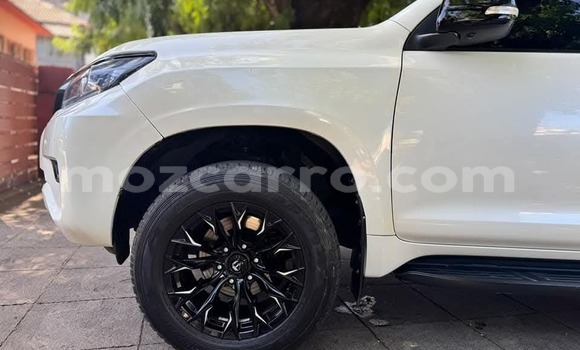 Buy Used Toyota Land Cruiser Prado White Car in Maputo in Maputo Buy Used Toyota Land Cruiser Prado White Car in Maputo in Maputo